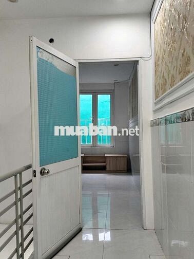 Nhà trung tâm Ninh Kiều thích hợp gia đình nhỏ lấy hộ khẩu con đi học