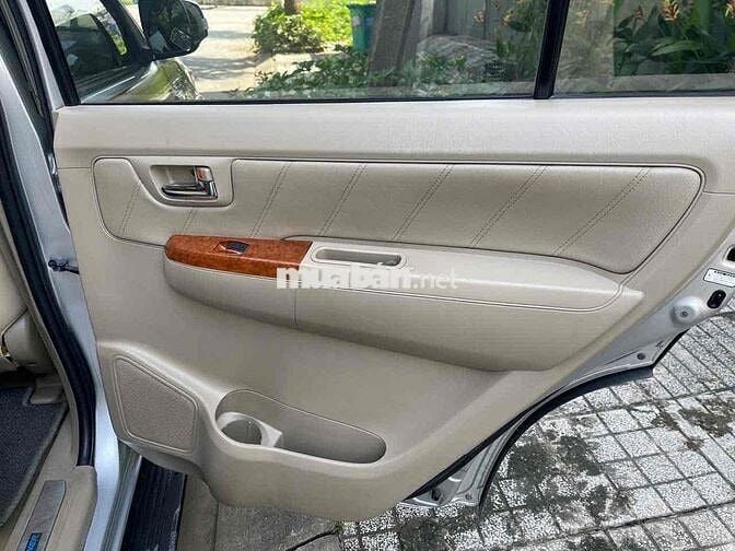 Toyota Fortuner 2010 2.7V 4x4 AT - 139000 km