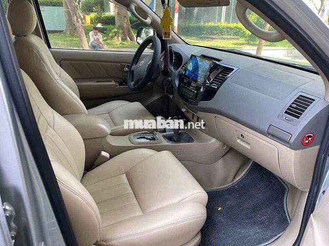 Toyota Fortuner 2010 2.7V 4x4 AT - 139000 km