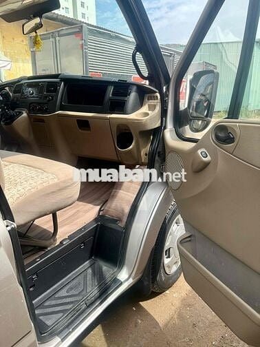 Ford Transit 2013 tải VAN 940kg chạy được giờ cấm