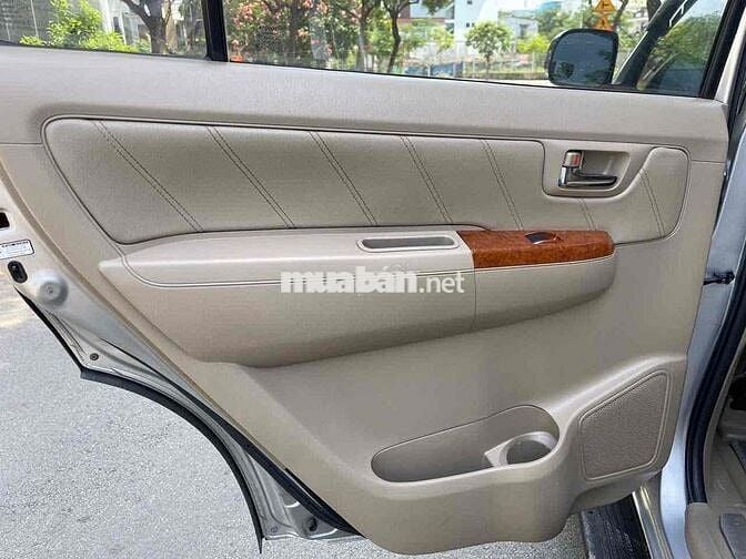 Toyota Fortuner 2010 2.7V 4x4 AT - 139000 km