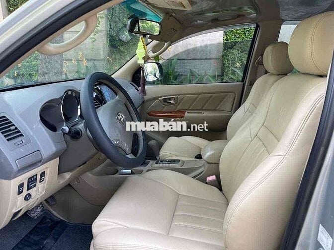 Toyota Fortuner 2010 2.7V 4x4 AT - 139000 km