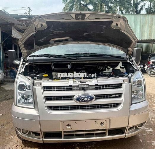 Ford Transit 2013 tải VAN 940kg chạy được giờ cấm