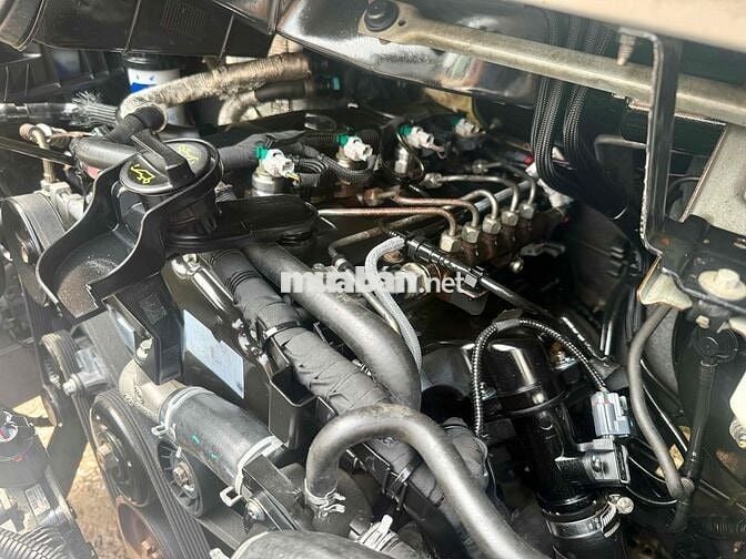 Ford Transit 2013 tải VAN 940kg chạy được giờ cấm