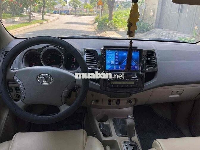 Toyota Fortuner 2010 2.7V 4x4 AT - 139000 km