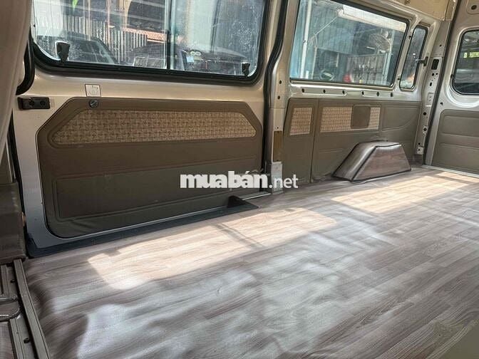 Ford Transit 2013 tải VAN 940kg chạy được giờ cấm