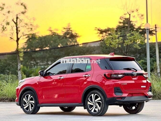 Toyota Raize 1.0 CVT sản xuất 2022 nhập khẩu