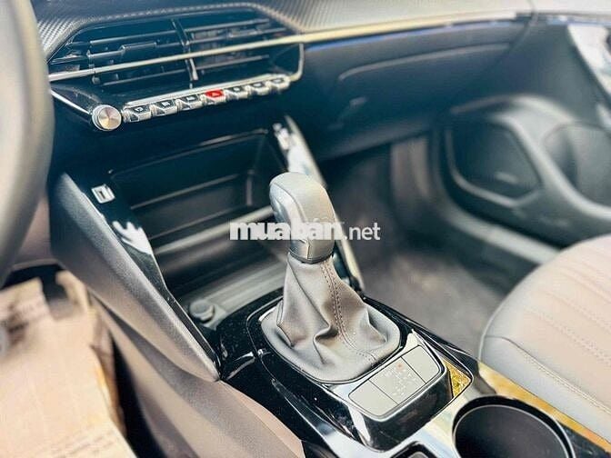 Peugeot 2008 GT Line 1.2 AT sản xuất 2022