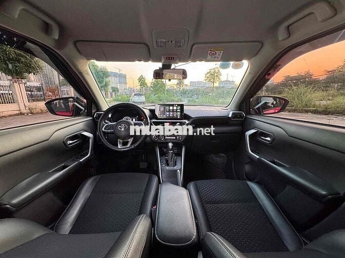 Toyota Raize 1.0 CVT sản xuất 2022 nhập khẩu