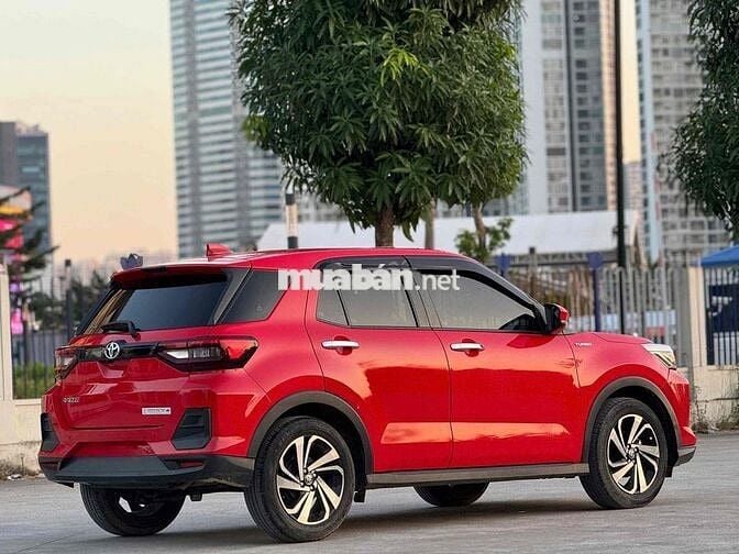 Toyota Raize 1.0 CVT sản xuất 2022 nhập khẩu