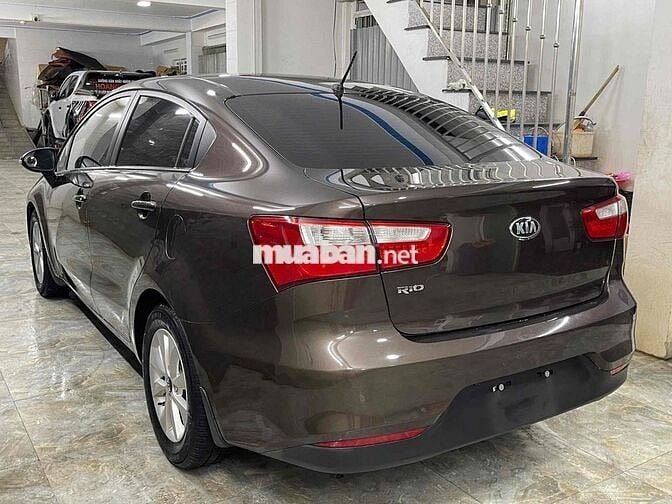 Kia Rio 2015 1.4 AT Sedan - 80000 km