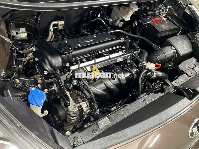 Kia Rio 2015 1.4 AT Sedan - 80000 km