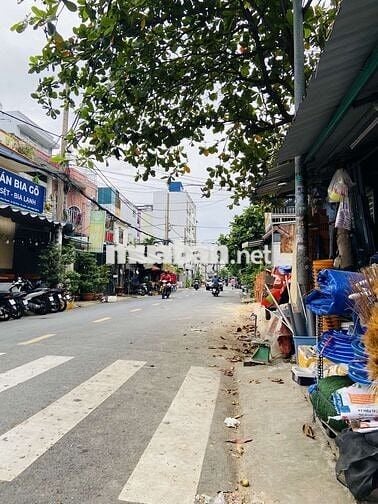 Góc 2 MTKD 90m2 vuông vức ngang 6m khu họ Lê Tân Phú DT 20tr/tháng