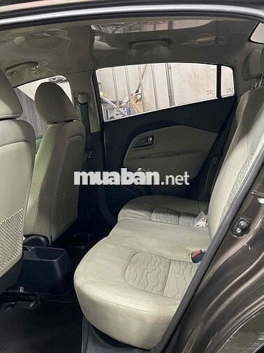 Kia Rio 2015 1.4 AT Sedan - 80000 km