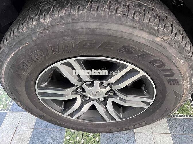 Toyota Fortuner 2022 2.4 4x2 MT - 70000 km