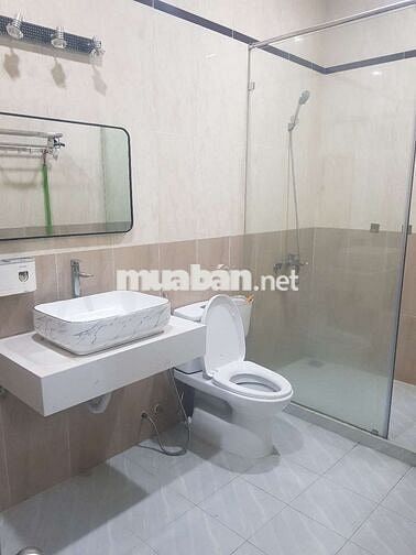 Cho thuê nhà dt 4×20, có 3pn,3wc. Mặt tiền đường, khu đông dân cư