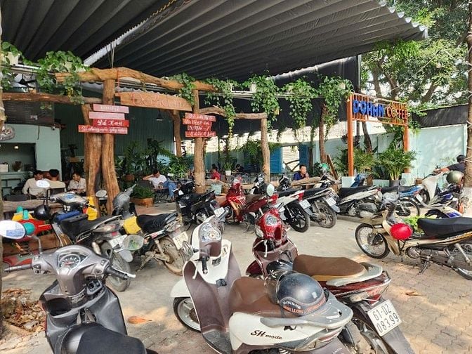 SANG LẠI QUÁN CAFE ĐANG KINH DOANH