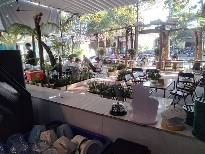 SANG LẠI QUÁN CAFE ĐANG KINH DOANH
