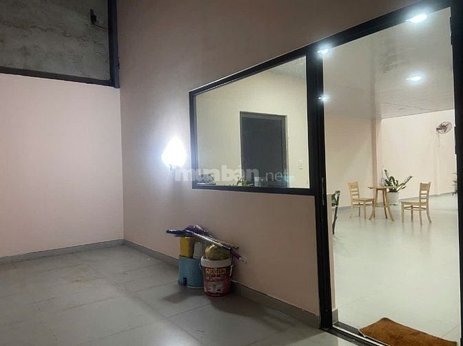 BÁN NHÀ MẶT TIỀN QUANG TRUNG THỊ TRẤN HÓC MÔN 2 LẦU 168M2 giá 100TR/m