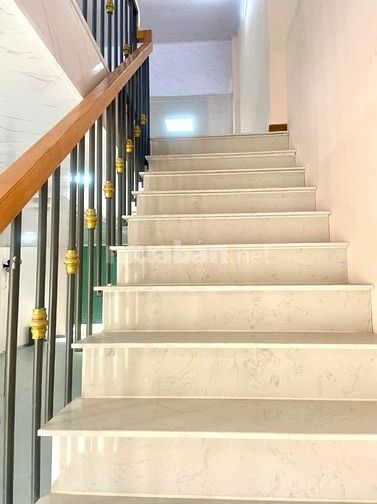 BÁN NHÀ MẶT TIỀN QUANG TRUNG THỊ TRẤN HÓC MÔN 2 LẦU 168M2 giá 100TR/m