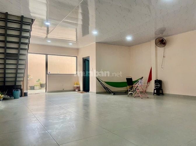 BÁN NHÀ MẶT TIỀN QUANG TRUNG THỊ TRẤN HÓC MÔN 2 LẦU 168M2 giá 100TR/m