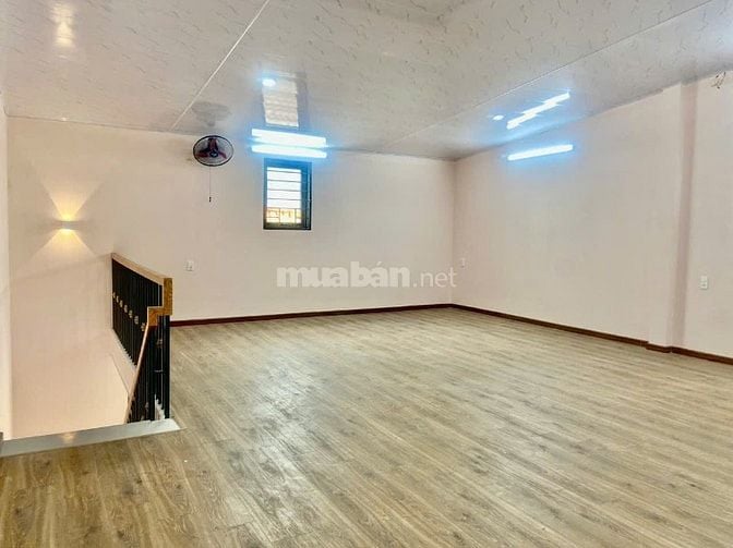 BÁN NHÀ MẶT TIỀN QUANG TRUNG THỊ TRẤN HÓC MÔN 2 LẦU 168M2 giá 100TR/m