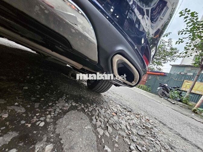 Mazda 3 2023 1.5L Luxury - 8000 km