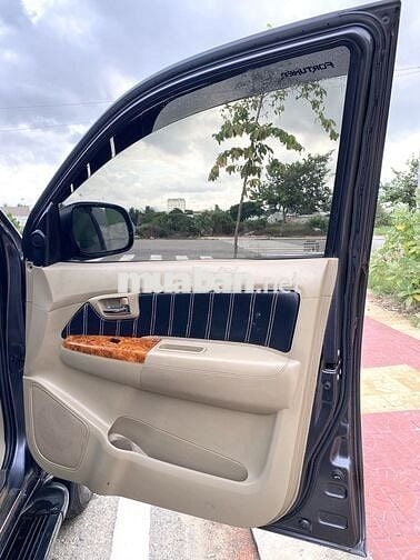 Toyota Fortuner 2009 2.5G - 145000 km