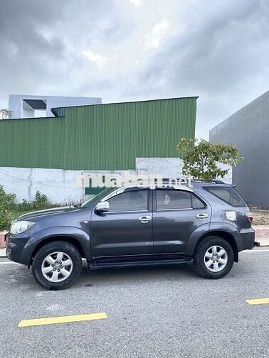 Toyota Fortuner 2009 2.5G - 145000 km