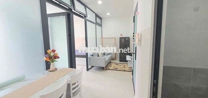 CHO THUÊ CĂN 2 PHÒNG NGỦ, BAN CÔNG GẦN BỆNH VIỆN TÂM ANH, SÂN BAY