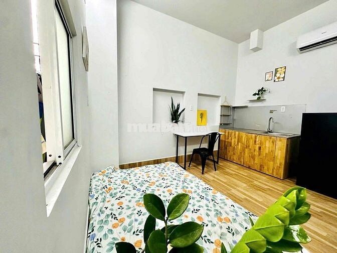 PHÒNG ĐẦY ĐỦ NỘI THẤT, THANG MÁY, BẢO VỆ NGAY NGÃ TƯ PHÚ NHUẬN