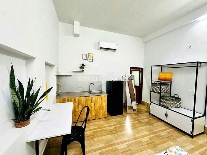 PHÒNG ĐẦY ĐỦ NỘI THẤT, THANG MÁY, BẢO VỆ NGAY NGÃ TƯ PHÚ NHUẬN