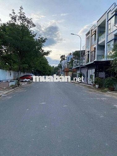 cho Thue nha 1t2l p hoá an d xe hơi rộng rãi 3 p ngủ khu vực an ninh