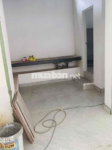 cho thuê nhà đang sơn sửa mới, sát aeon tân phú