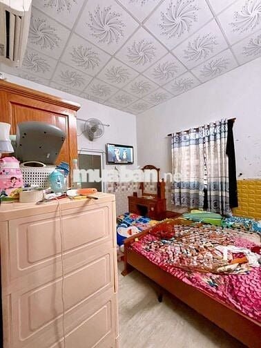 NHÀ TRỆT LẦU RỘNG RÃI - HẺM 379 TRẦN QUANG DIỆU