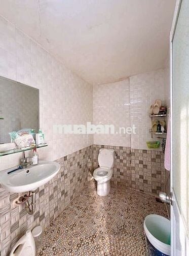 NHÀ TRỆT LẦU RỘNG RÃI - HẺM 379 TRẦN QUANG DIỆU