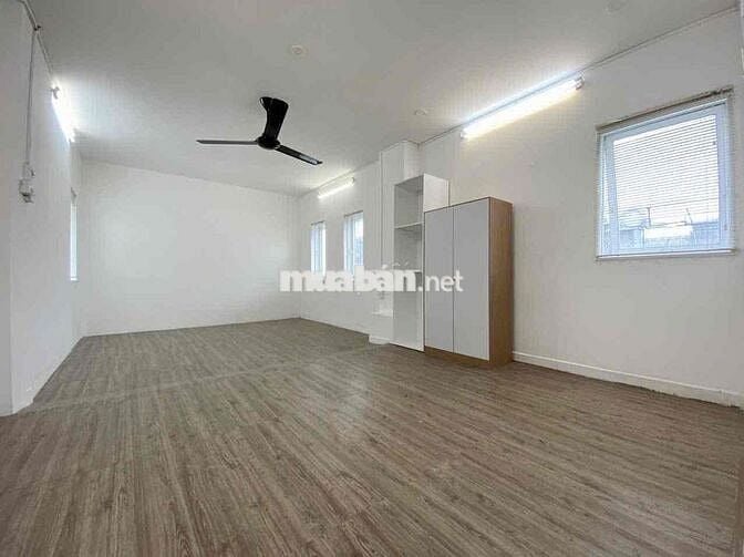 45m2. Bình Thạnh (Hàng Xanh). Tách bếp.