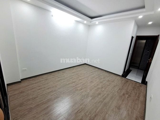 9,25 tỷ-38M2 - 5 TẦNG THANG MÁY - NHÀ MỚI GẦN PHỐ -ĐẠI LA-PHỐ VỌNG