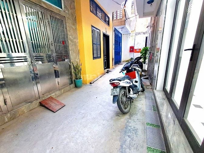 9,25 tỷ-38M2 - 5 TẦNG THANG MÁY - NHÀ MỚI GẦN PHỐ -ĐẠI LA-PHỐ VỌNG