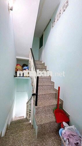 khu 20 thước nhà lô Q4 (mình môi giới)