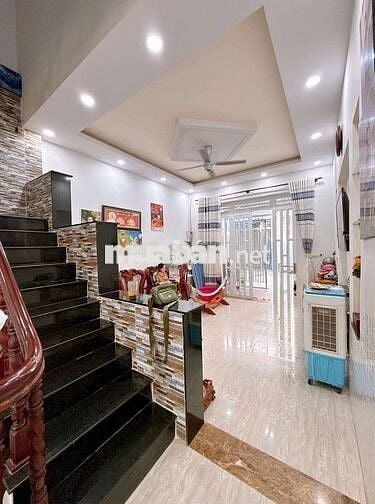 NHÀ TRỆT LẦU RỘNG RÃI - HẺM 379 TRẦN QUANG DIỆU