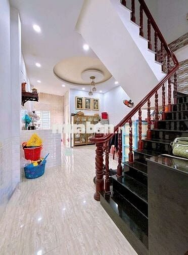 NHÀ TRỆT LẦU RỘNG RÃI - HẺM 379 TRẦN QUANG DIỆU