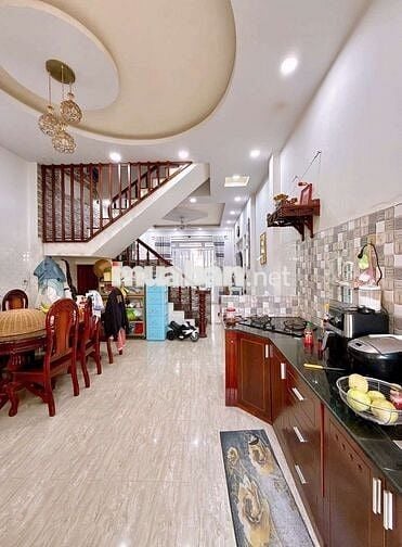 NHÀ TRỆT LẦU RỘNG RÃI - HẺM 379 TRẦN QUANG DIỆU