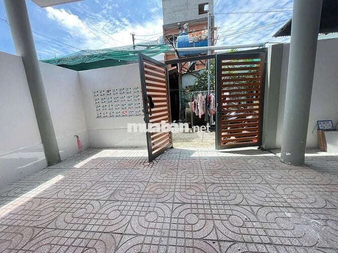 Cần ra gấp! Nhà cấp 4 Dĩ An 1.26 tỷ, vị trí đẹp,sổ sẵn công chứng liền