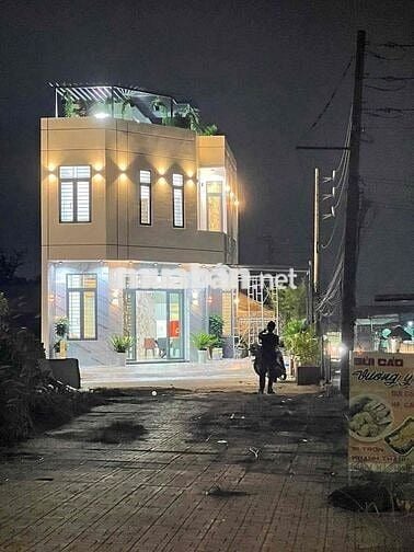 nhà căn gốc 2 mặt tiền khu dân cư gần vòng xoay an phú.sân 2 xe hơi