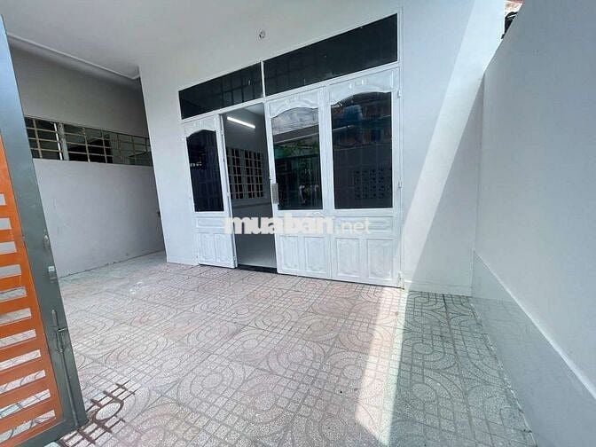 Cần ra gấp! Nhà cấp 4 Dĩ An 1.26 tỷ, vị trí đẹp,sổ sẵn công chứng liền