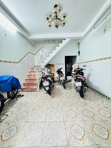 Bán nhà gần chợ gò vấp, trường đại học công nghiệp