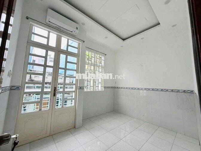 Cho Thuê Nhà 4 Phòng-Hẻm Xe Tải 1/ Phạm Văn Chí-Quận 6