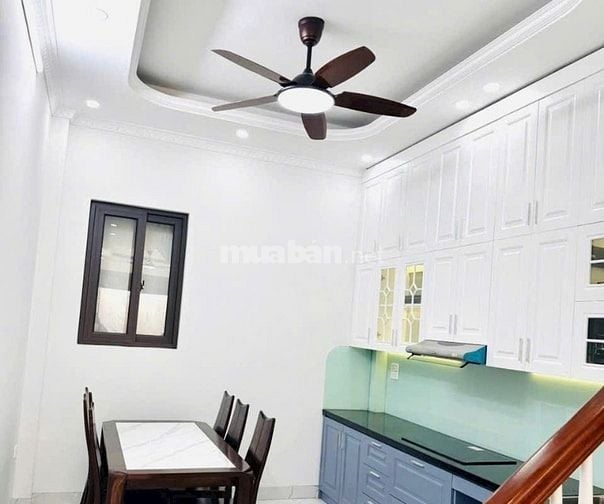 Bán nhà 4,5 tầng mới đẹp tứ liên tây hồ.  hà nội 