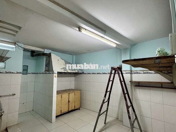 Nhà nguyên căn q6 DT 3,5❌19+1 lầu 5pn2wc hẻm xe hơi P9Q6 giá 9tr